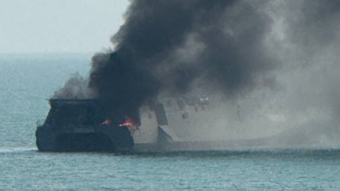 İran Küveyt sahillərində ABŞ bayrağı altında üzən neft tankerini vurub