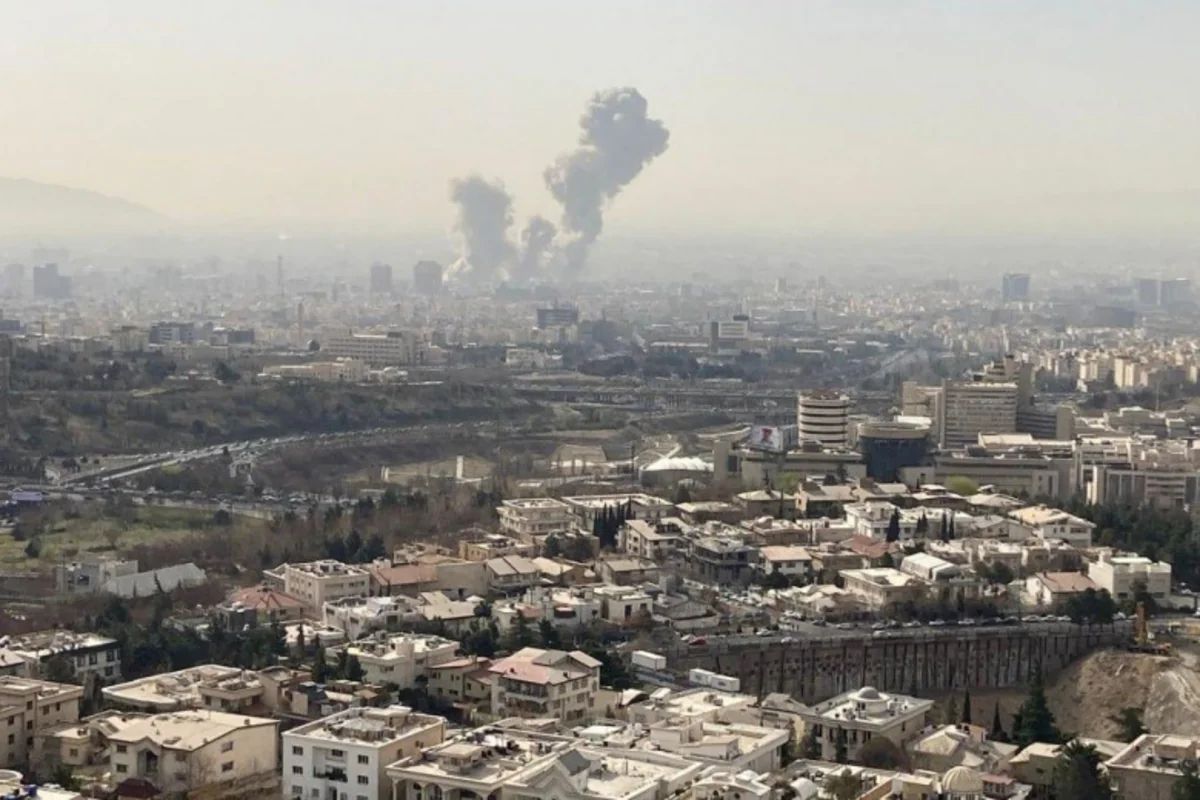 Səudiyyə Ərəbistanında yaşayış binasına düşən mərmi iki nəfərin ölümünə səbəb olub