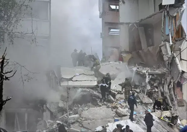 Tehranda yaşayış binaları atəşə tutulub