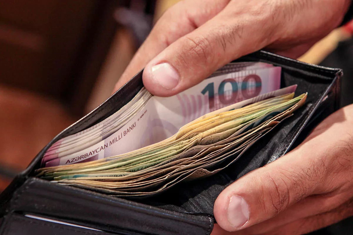  Ötən il əməkhaqqı 9%-ə yaxın artıb
