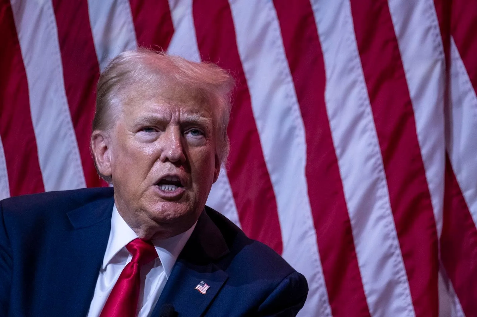 Tramp ABŞ-də 50 ildən sonra ilk neft emalı zavodunun tikiləcəyini elan edib