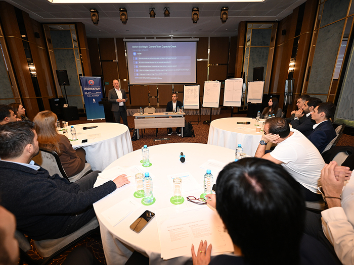 UEFA Bakıda Strateji Kommunikasiyalar üzrə seminar keçirib