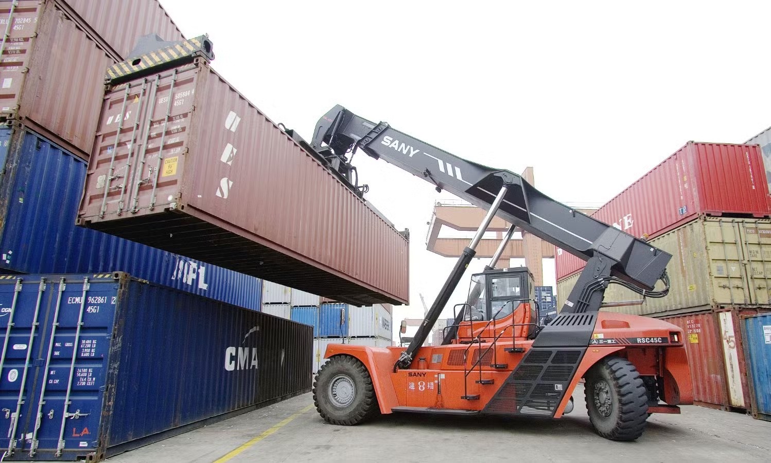 Qeyri-neft sektoru üzrə ixrac gəlirləri 20%-ə yaxın artıb