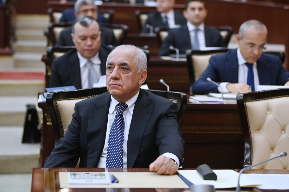 Baş nazir Milli Məclisdə hesabat verir