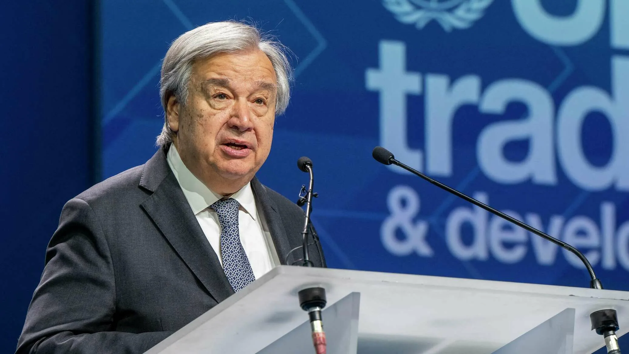 BMT-nin Baş katibi Antonio Quterreş Livana səfər edib