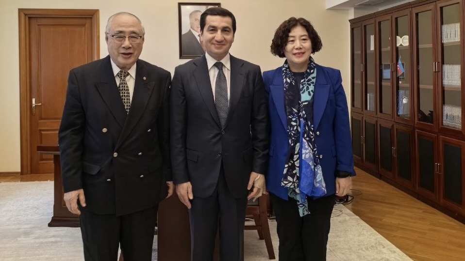 Hikmət Hacıyev Çinin Azərbaycandakı səfiri ilə görüşüb
