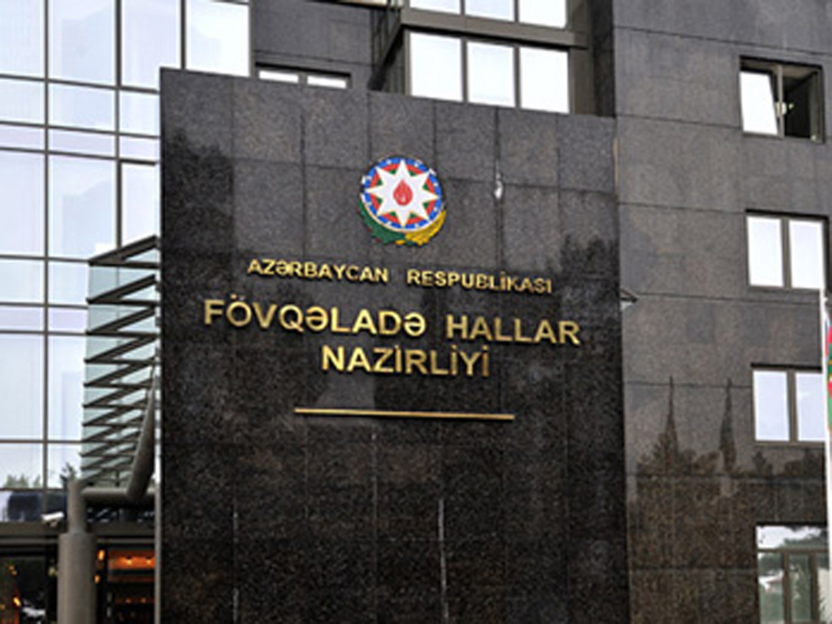 FHN bağlı qapı arxasında qalan azyaşlıları xilas edib