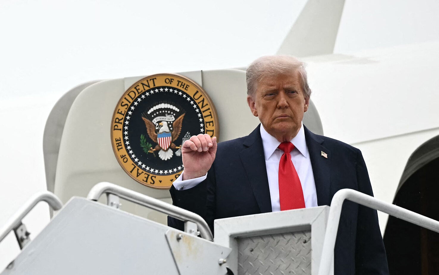 Tramp: Köməyə ehtiyac duyduğumuz sonuncu şəxs Zelenskidir