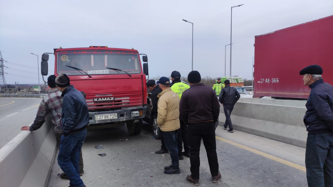 Xaçmaz-Quba yolunda qəza tıxaca səbəb olub