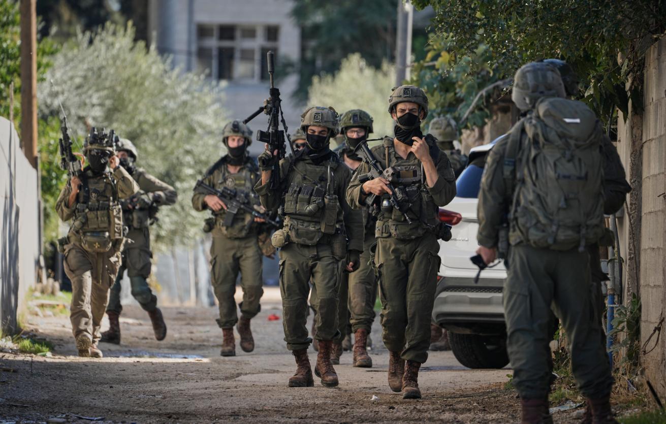 İsrail İranın ali liderinin təyyarəsini vurub