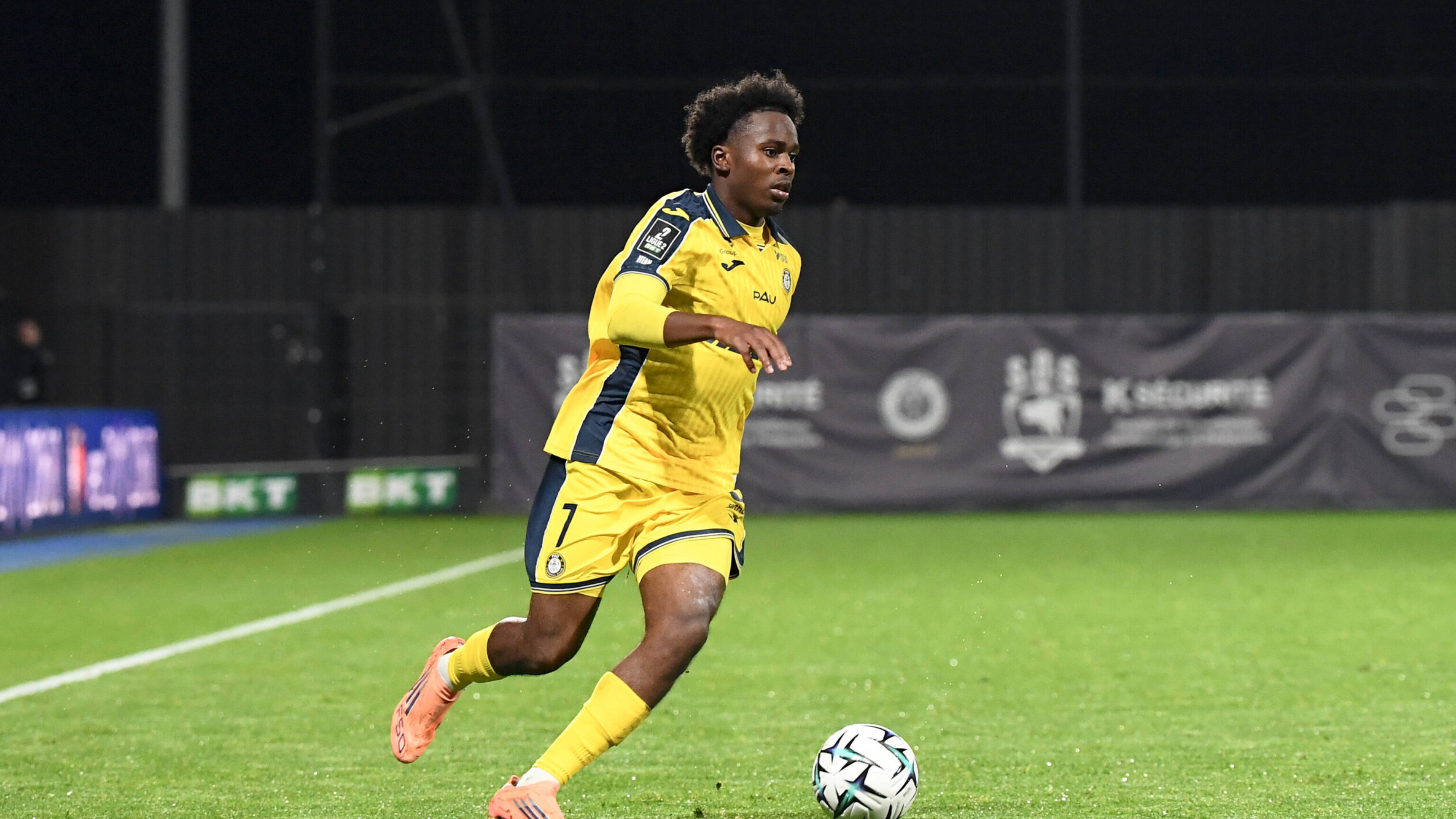 KİV: "Çelsi" Rayan Messini transfer etmək istəyir 