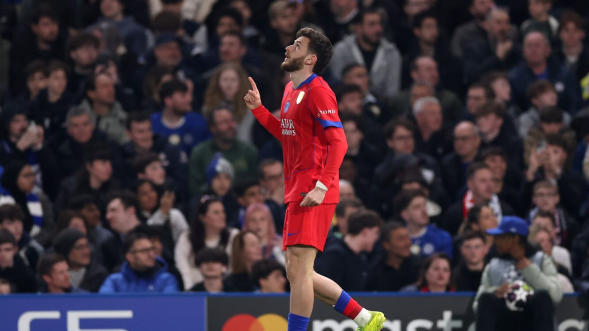 Kvaratsxeliya: "Çelsi"nin qapısına üç qol vurmaq fantastikadır"