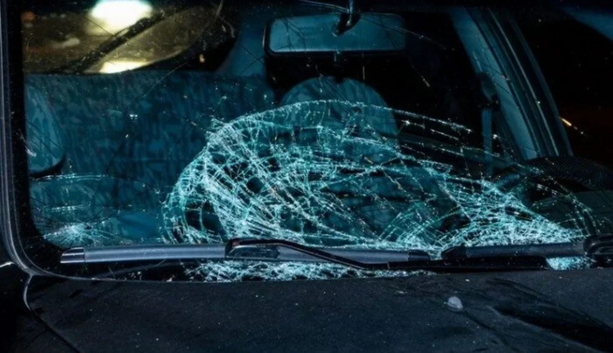 Neftçalada avtomobil piyadanı vurub