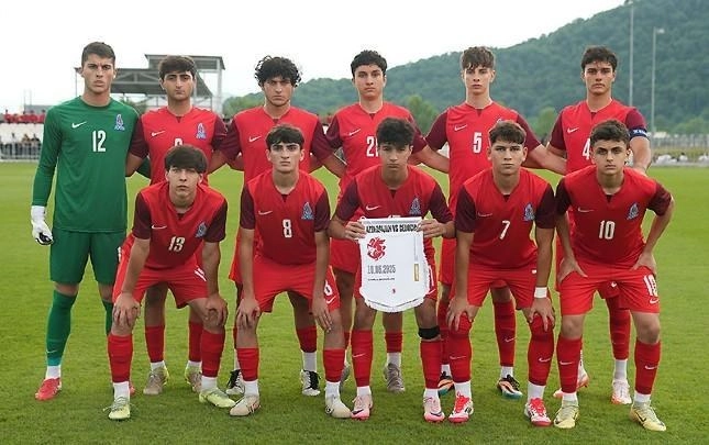 Azərbaycanın U-17 millisinin yekun heyəti açıqlanıb 