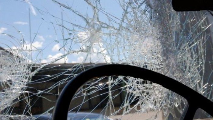 Ağstafada mikroavtobus qəzaya düşüb