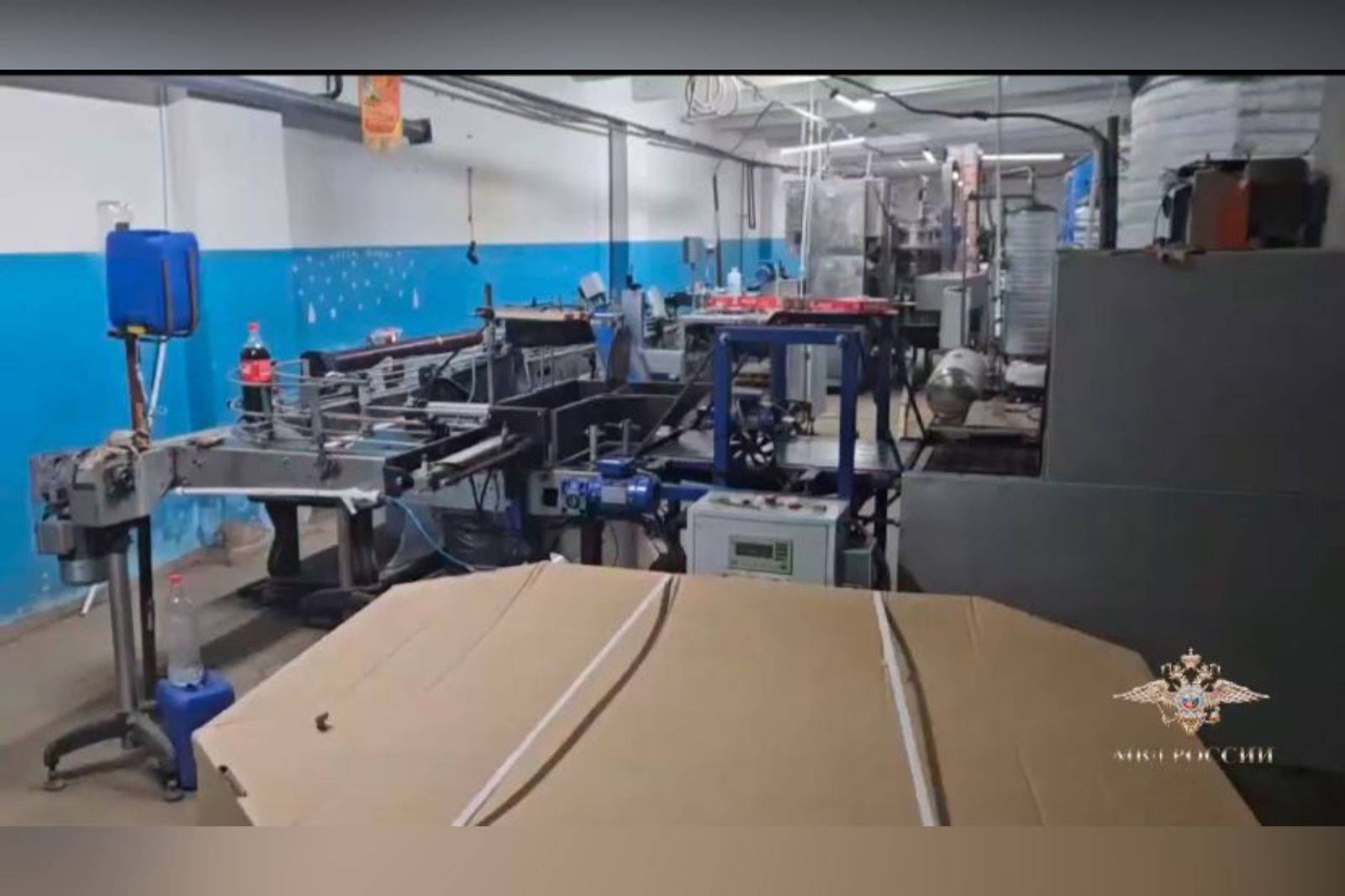 Rusiyada Azərbaycan "Coca-Cola"sı adı ilə saxta "Coca-Cola" istehsal edən müəssisə aşkarlanıb