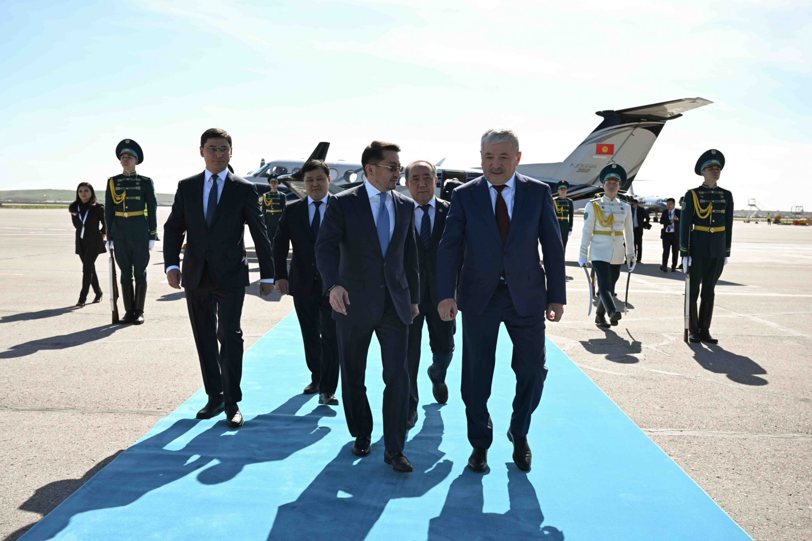 Qırğızıstan Nazirlər Kabinetinin sədri Adilbek Kasımalıyev Qazaxıstana işgüzar səfərə gəlib