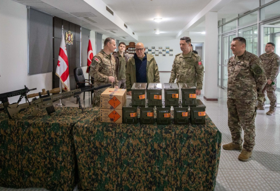 Türkiyə Gürcüstana hərbi təyinatlı texnika verib