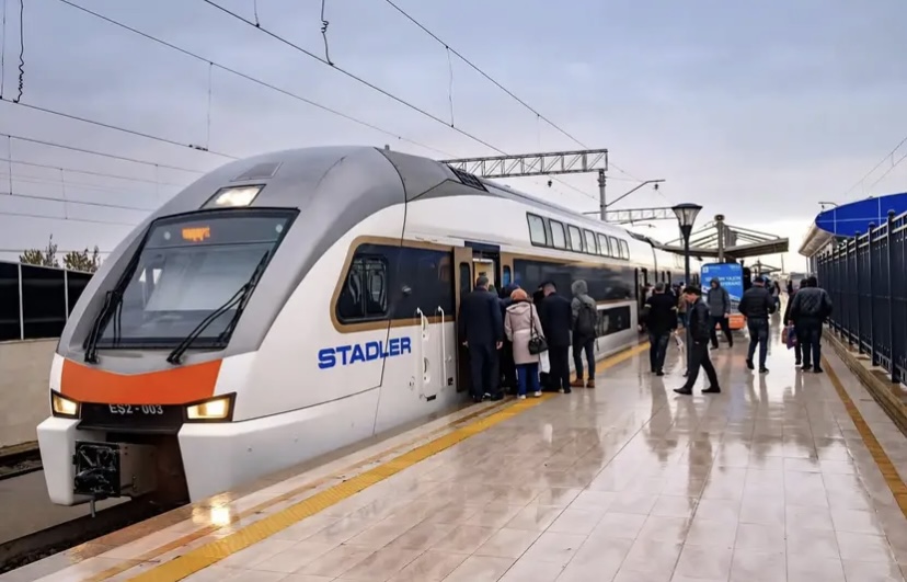 ADY: Yağışlı və küləkli hava qatarların hərəkətinə təsir edə bilər