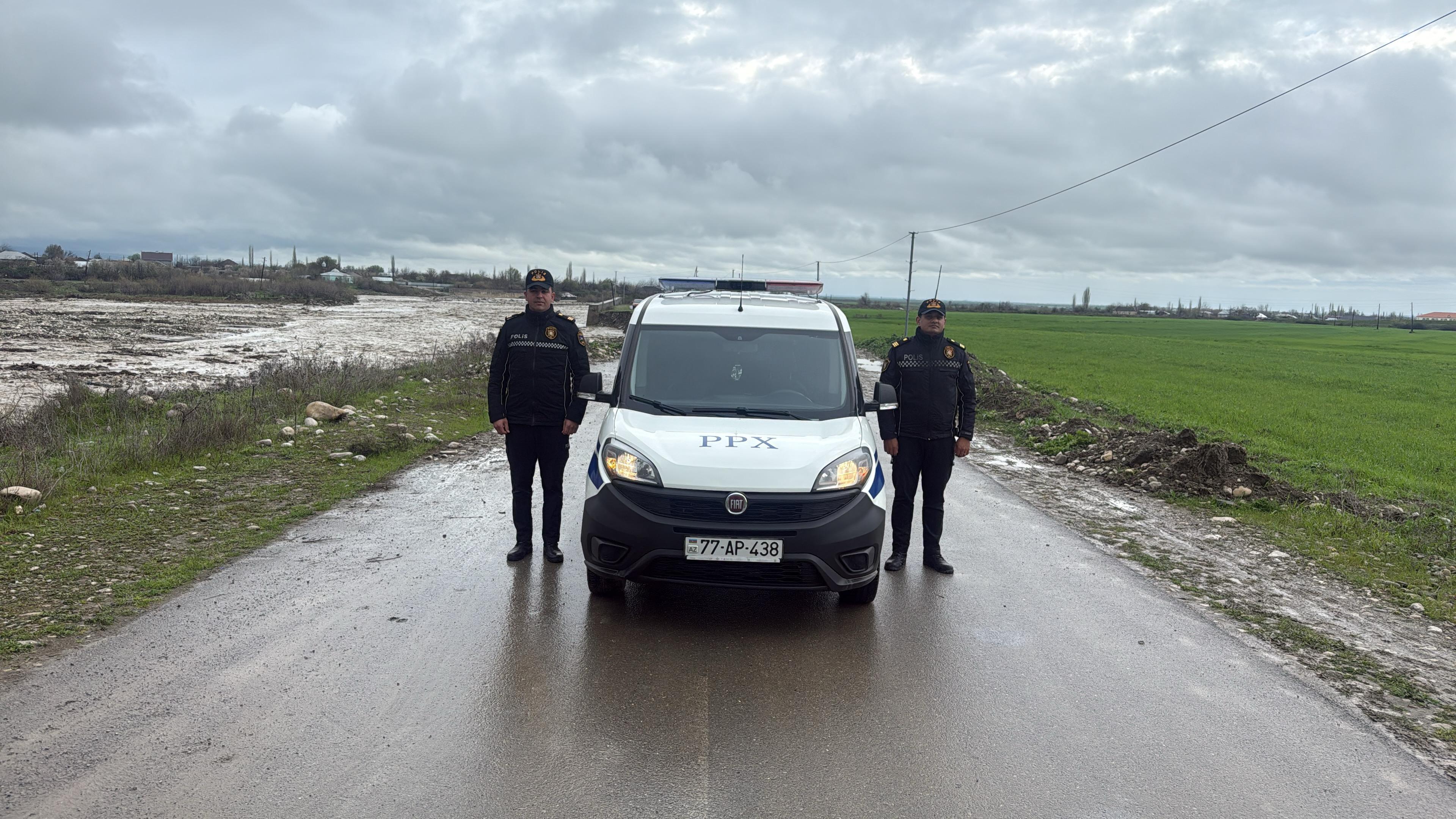 Sel suları Arat-Curuxlu-Maşadqanlı kənd avtomobil yolunun bir hissəsini yararsız hala salıb - FOTO