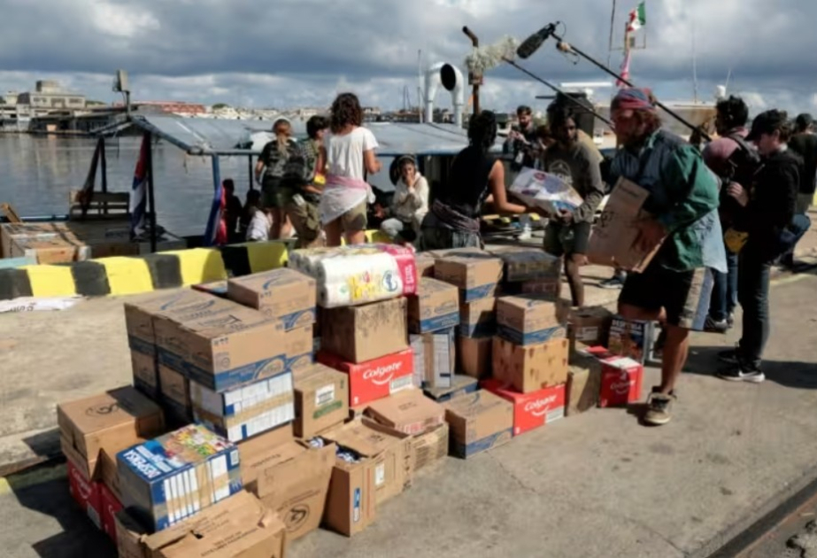 2 yardım gəmisi Kubaya çatıb