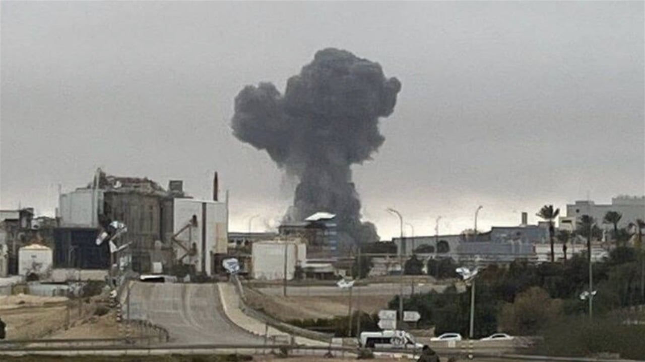 İran Beer-şevadakı sənaye parkına və Neqev səhrasında hərbi mərkəzlərə hücum edib