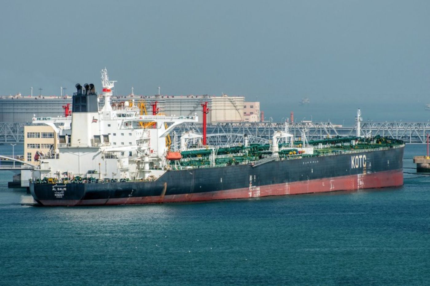 İran Dubay sahillərində neft tankerinə hücum edib