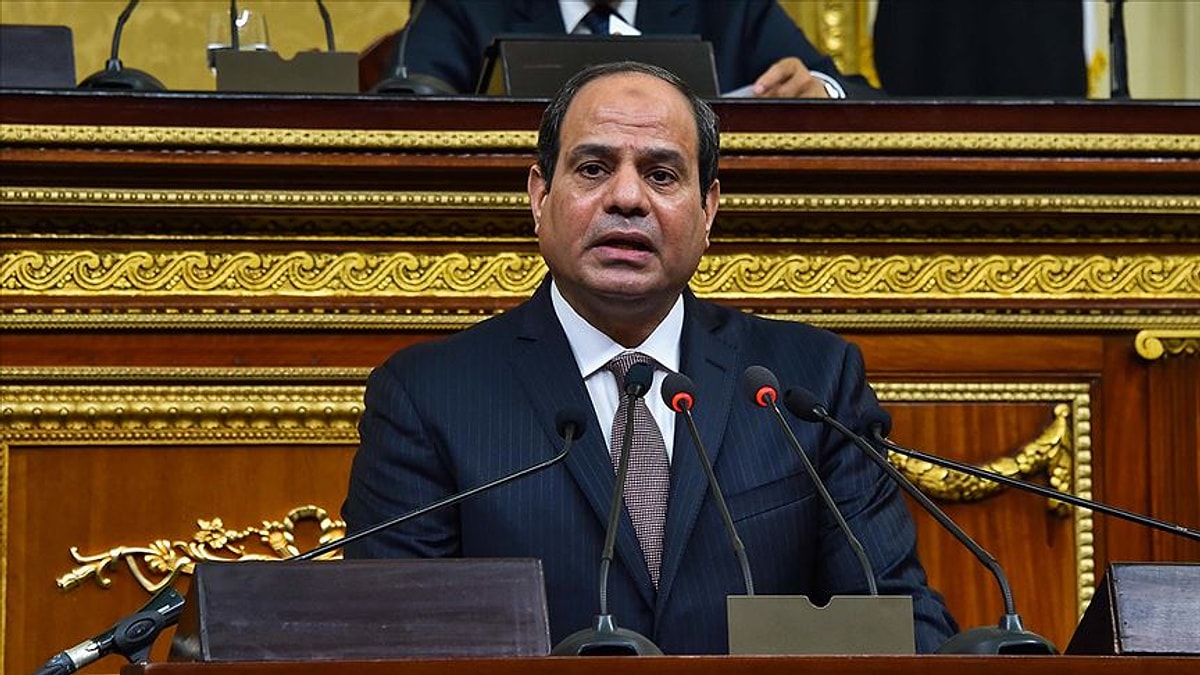 Putin Misir prezidentini Rusiyaya səfərə dəvət edib