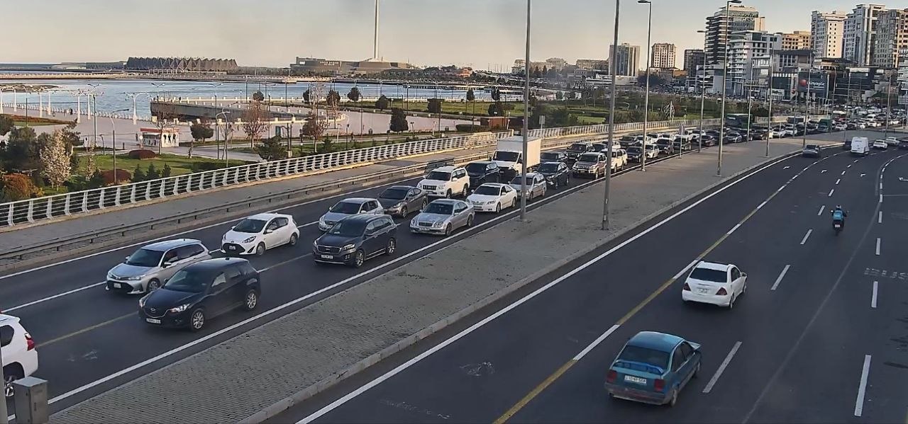 Bakıda tıxac müşahidə olunan yollar açıqlanıb - SİYAHI