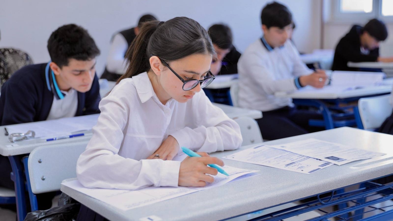 Bu gün 50 minə yaxın şagird buraxılış imtahanı verəcək