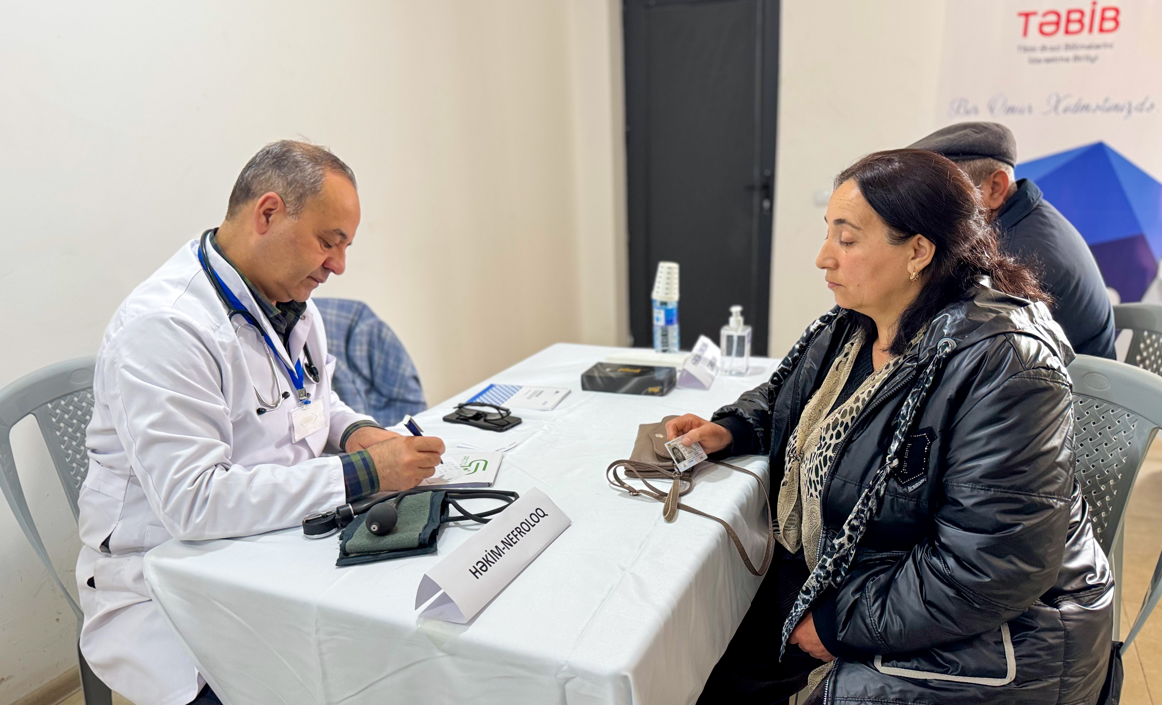 Kəlbəcərdə vətəndaşlar səyyar tibbi müayinələrə cəlb olunub