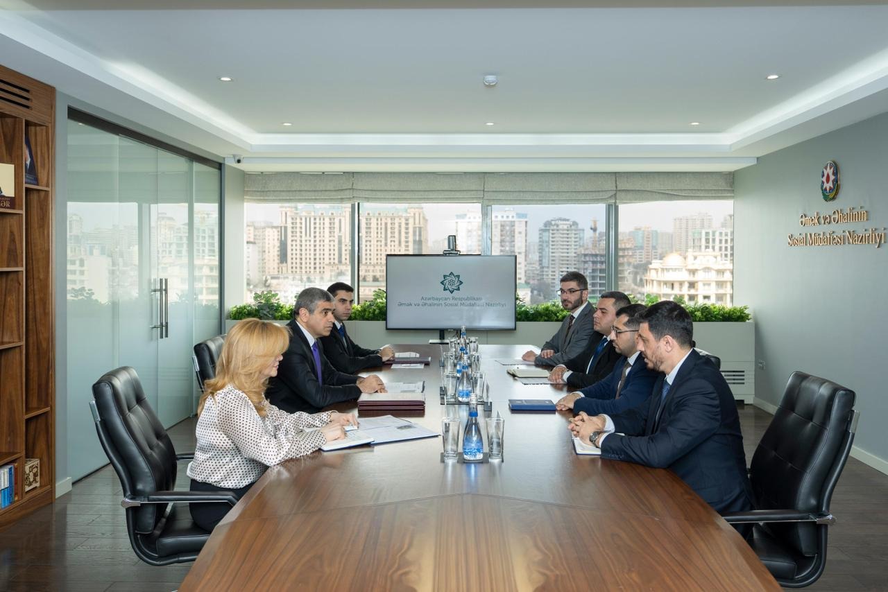 Anar Əliyev “Yüksəliş” müsabiqəsinin qalibləri ilə görüşüb