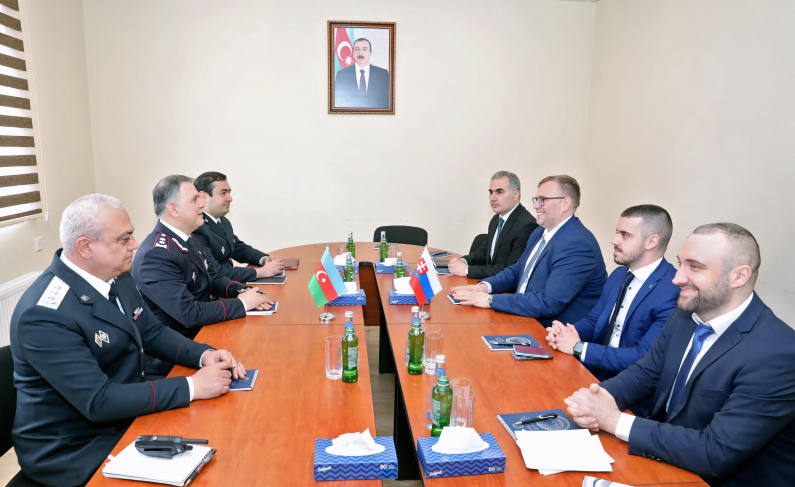 Slovakiya Ombudsmanı Bakı şəhər Müvəqqəti Yerləşdirmə Mərkəzində olub