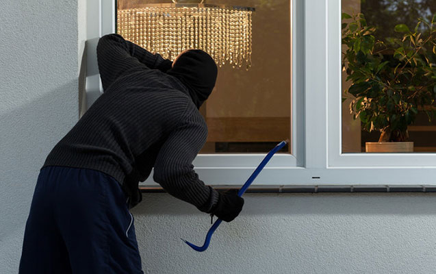 Evlərdən 10 min manatlıq oğurluq edən şəxs saxlanılıb