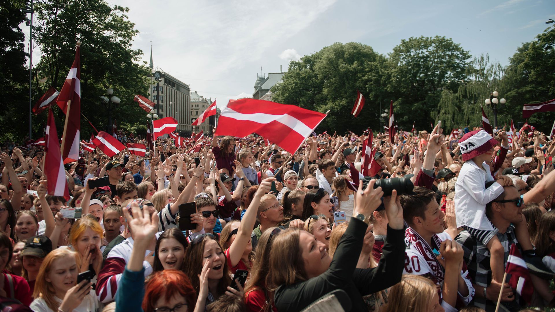 Latviyada taksi sürücülərinin genişmiqyaslı etiraz aksiyası keçirilib