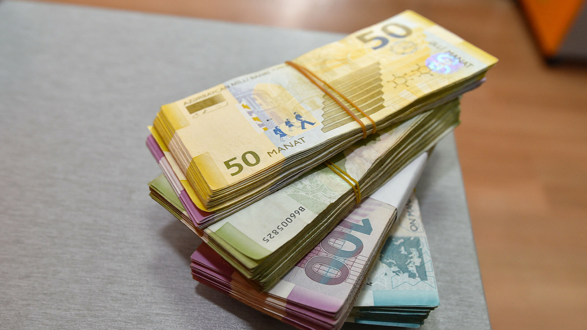 Əhalinin borc yükü artıb