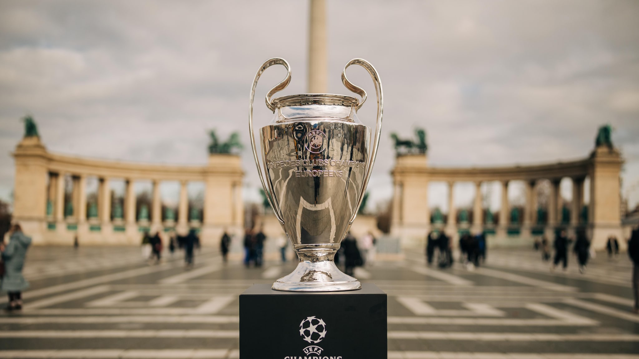 Çempionlar Liqası: "Atletiko Madrid" "Barselona"ya, "Liverpul" PSJ-yə qarşı 