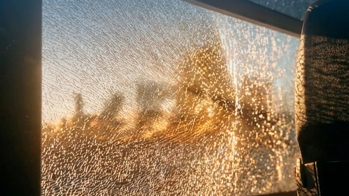 ADY-dən xəbərdarlıq: qatarlara daş atılması sərnişinlərin həyatını riskə atır