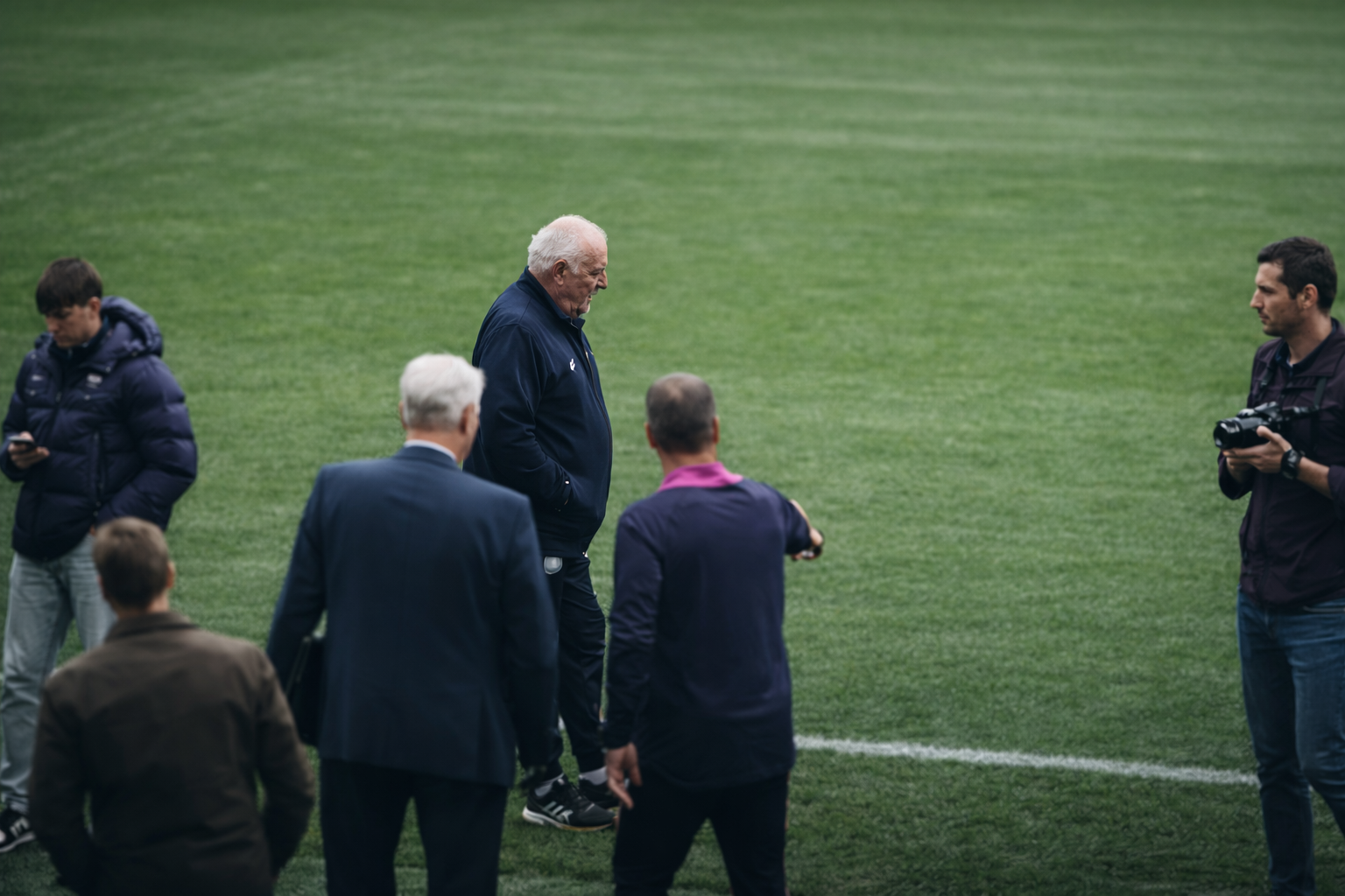 Flik və "Barselona" oyunçuları "Metropolitano" stadionundakı meydançanın vəziyyətindən narazıdırlar