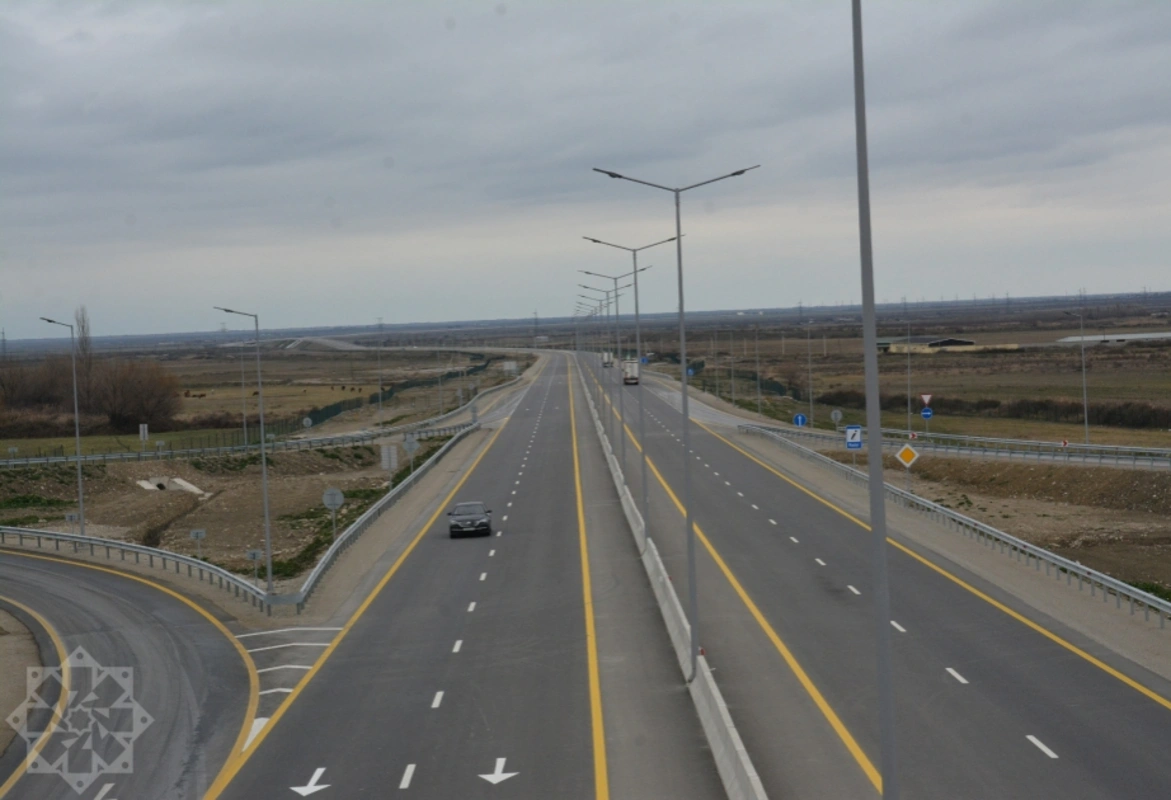 Ödənişli avtomagistrallarda maksimum sürət həddi təsdiqlənib