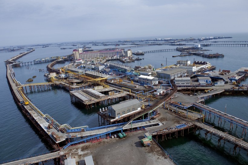 Neft Daşlarının yaxınlığında balıqçı batıb