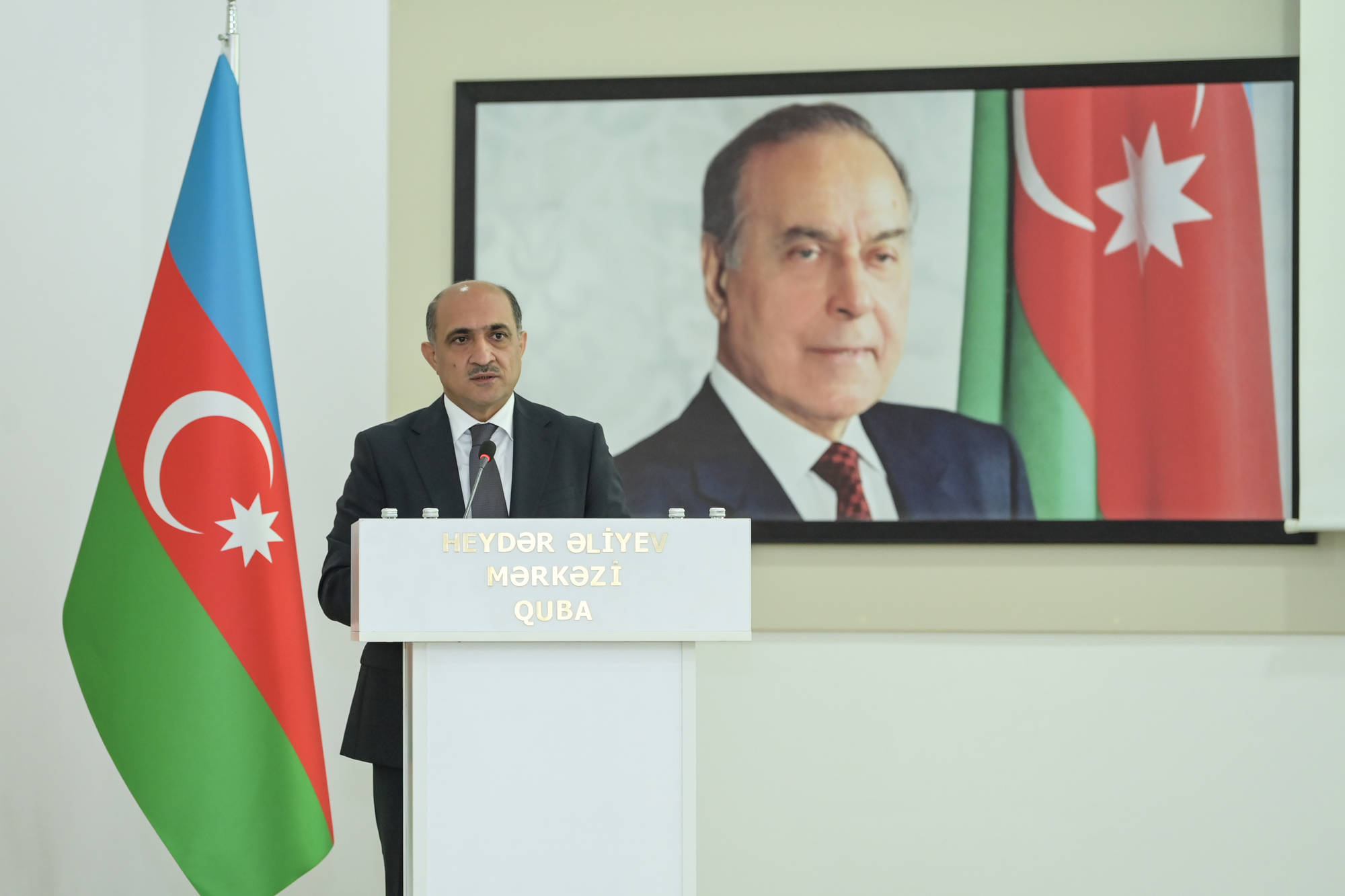 Nazir müavini İdris İsayev Qubada ümumi və ali təhsil müəssisələrinin pedaqoji heyəti ilə görüşüb