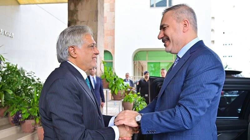 Hakan Fidan pakistanlı həmkarı ilə telefonla danışıb