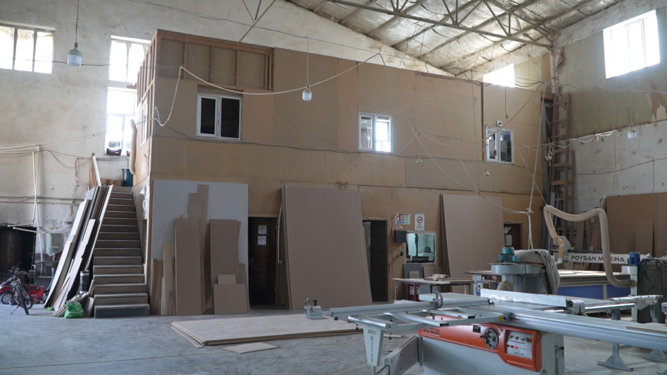 FHN yanğın təhlükəli mebel sexinin fəaliyyətini dayandırıb