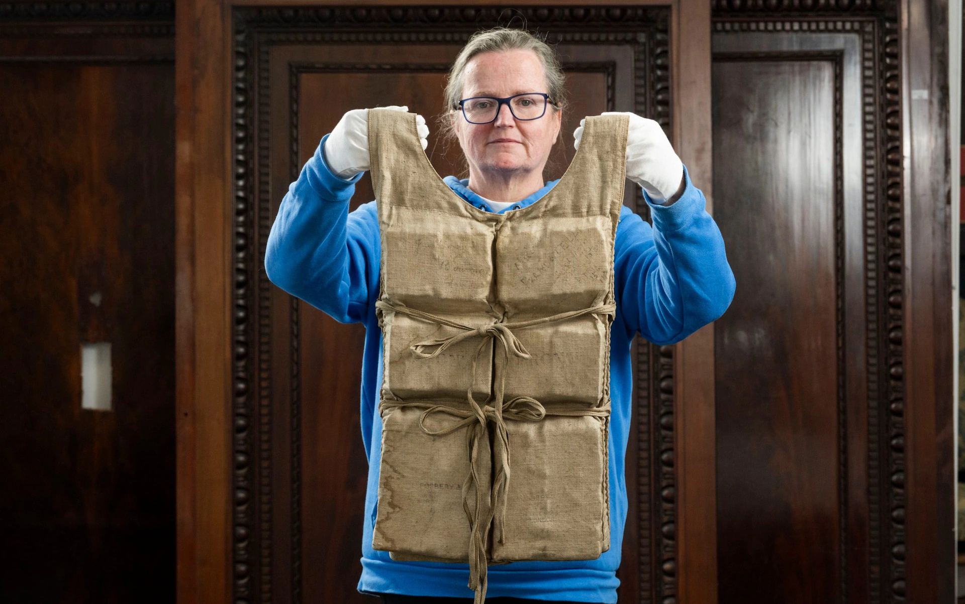 "Titanik" sərnişininin xilasetmə jileti hərracda 475 min dollara satılıb