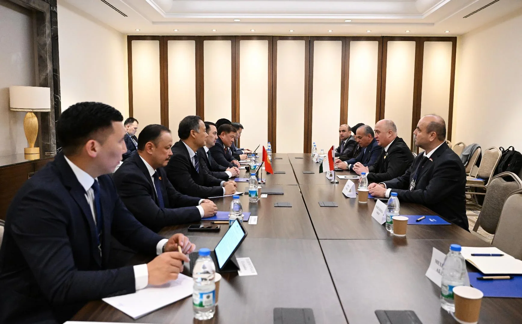 Qırğızıstan və Tacikistan parlamentlərarası əməkdaşlığı müzakirə ediblər