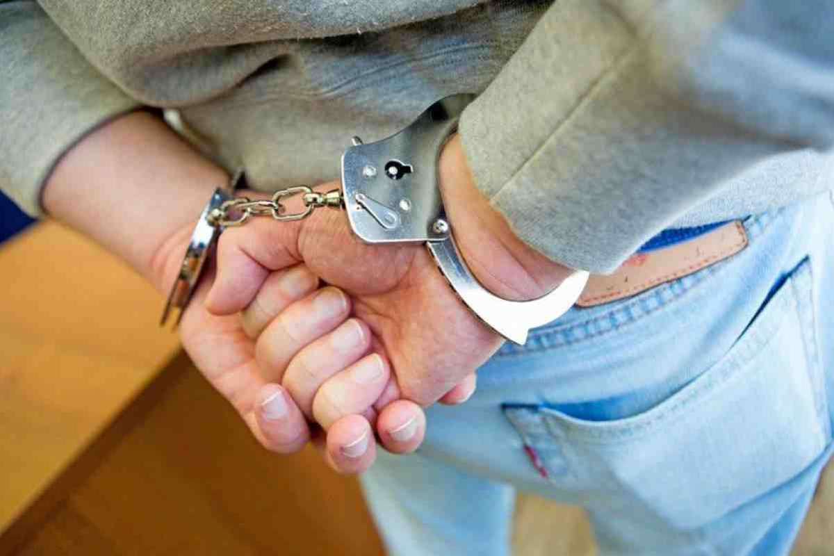 Elektronika mağazasından oğurluq edən şəxs saxlanılıb