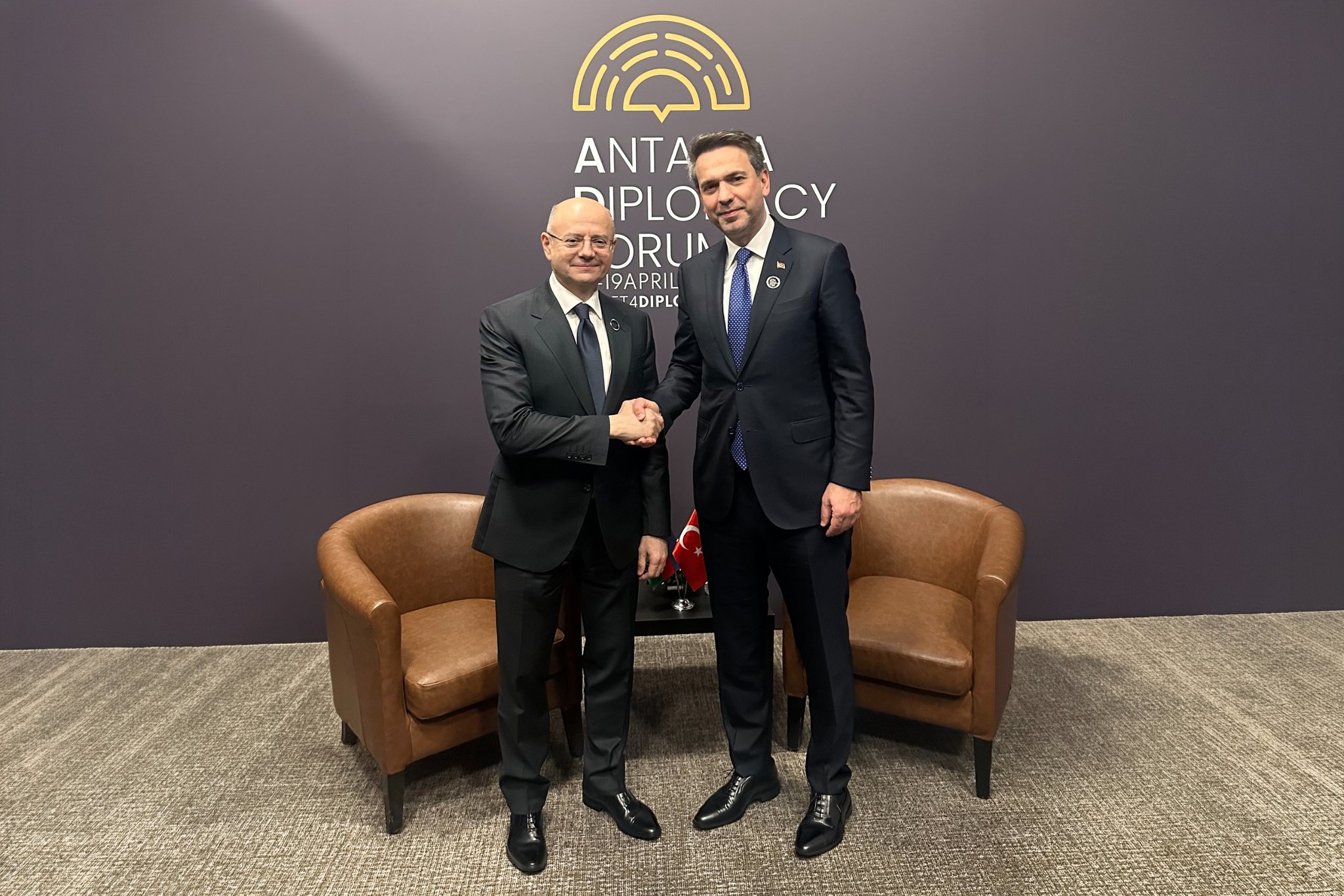 Antalyada Azərbaycan və Türkiyə energetika nazirləri görüşüb