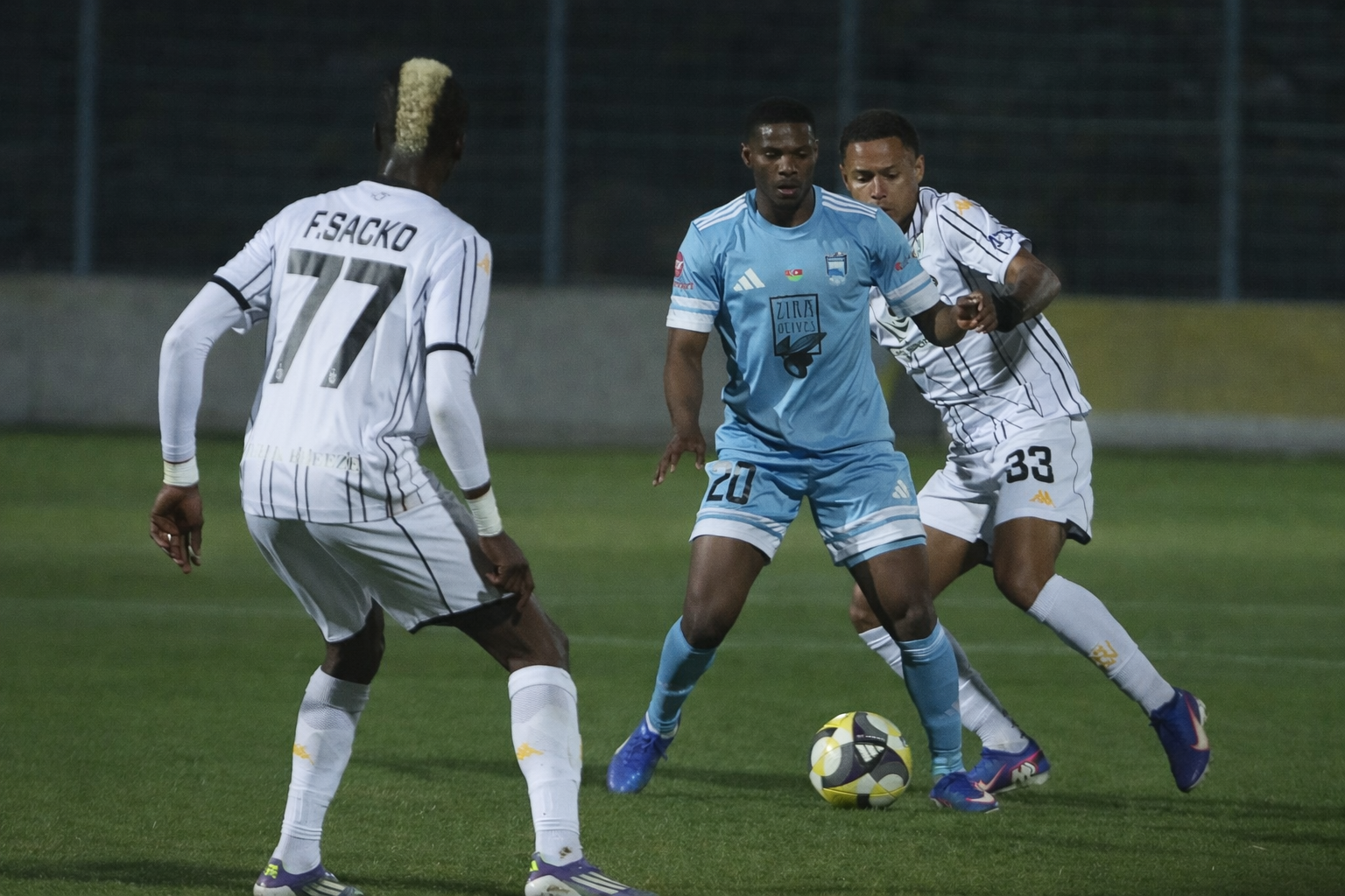 Azərbaycan PL: "Neftçi" "Zirə" səfərindən bir xalla qayıdır 