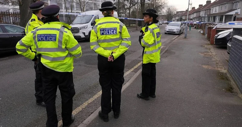 Londonda iki sinaqoqa hücum olub